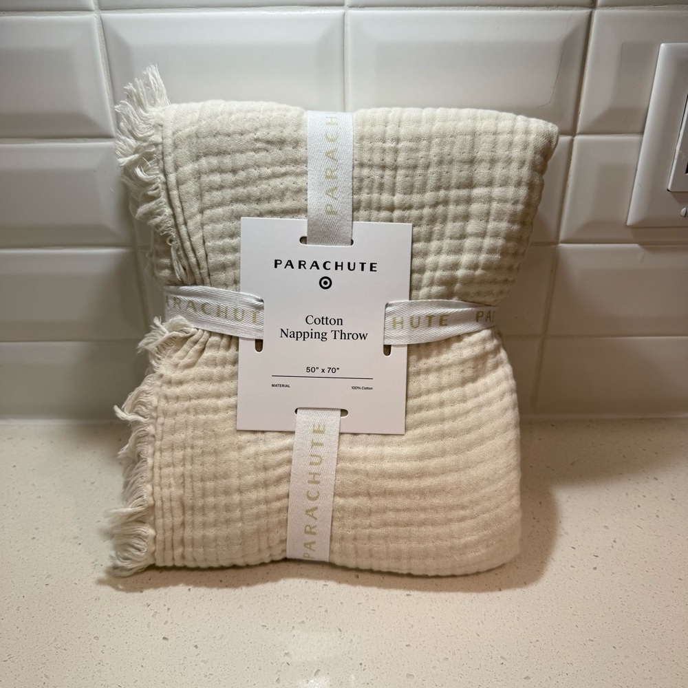 Parachute Cotton Napping Throw in Cream NWT